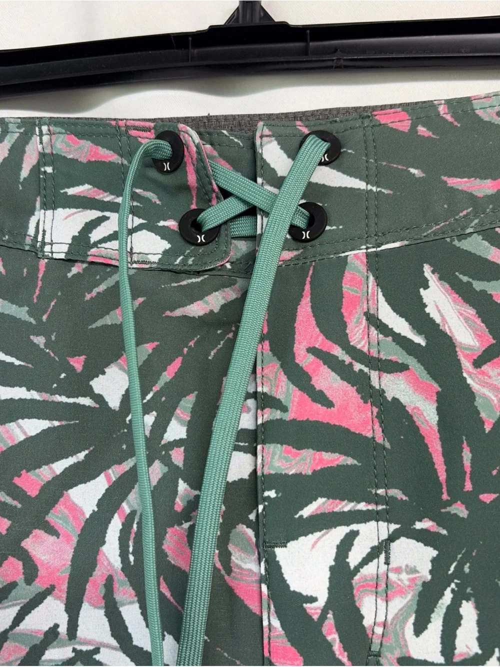 NEW Hurley Tropical Escape Paradise Men's Size 32 Green Board Shorts Swim Trunks
